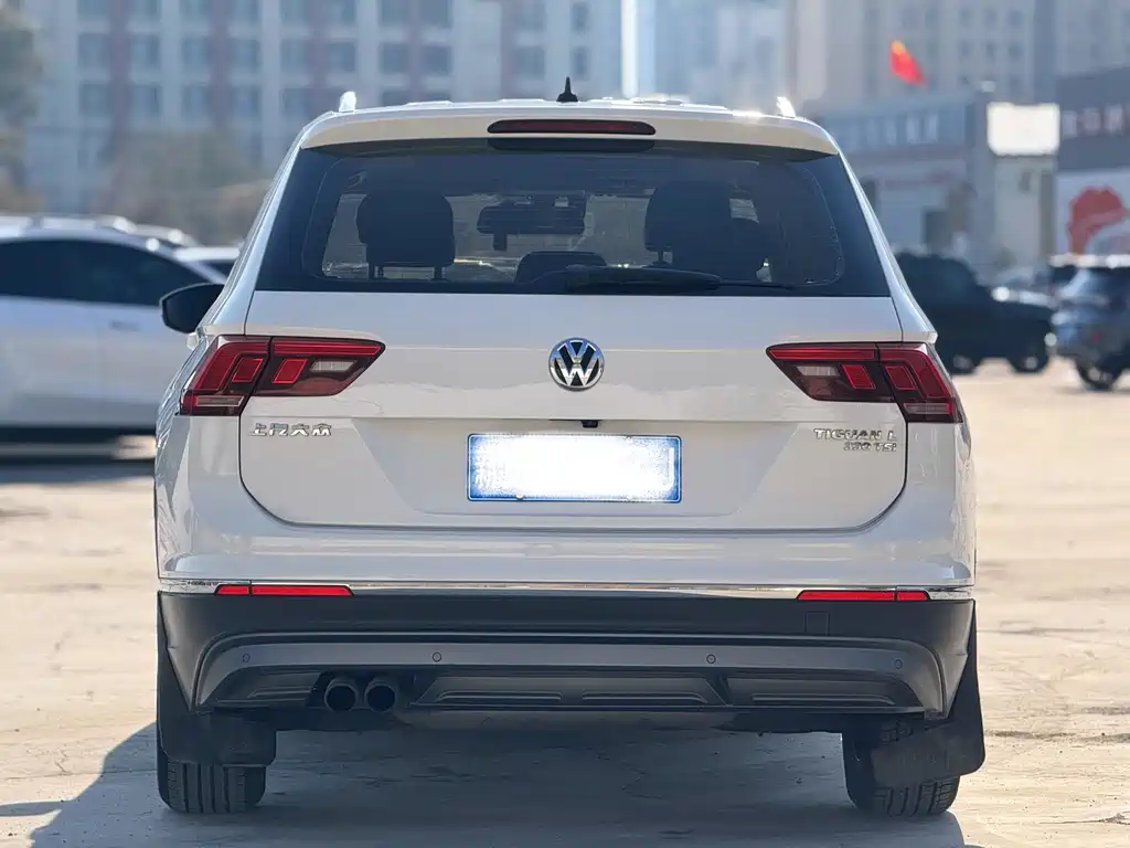 Volkswagen Tiguan L — миниатюра 8