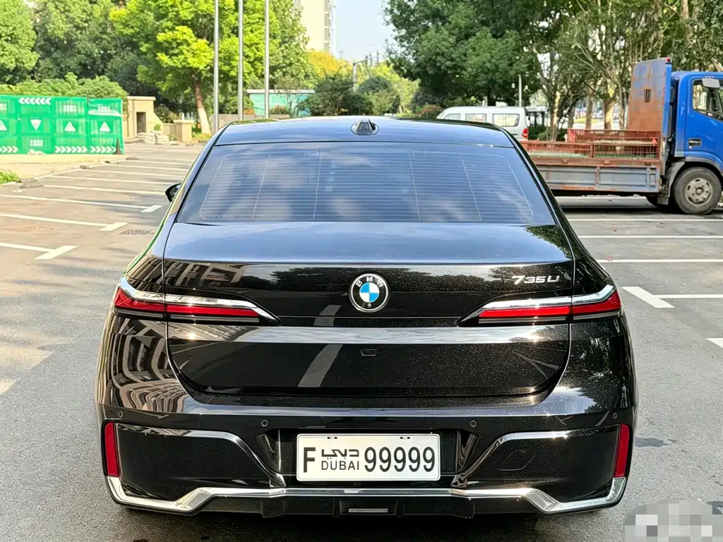BMW 7 Series — миниатюра 5