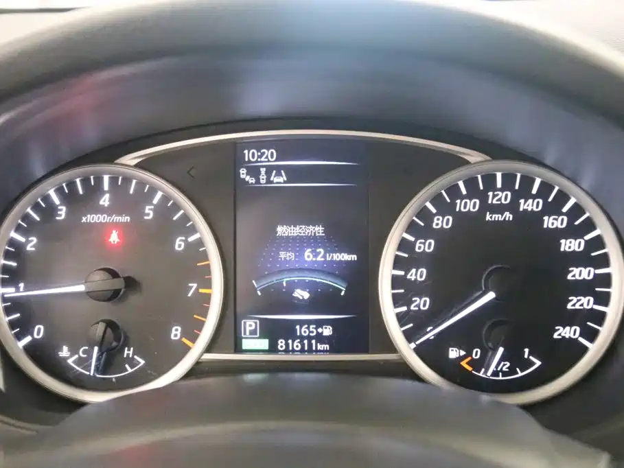 Nissan Tiida — миниатюра 7