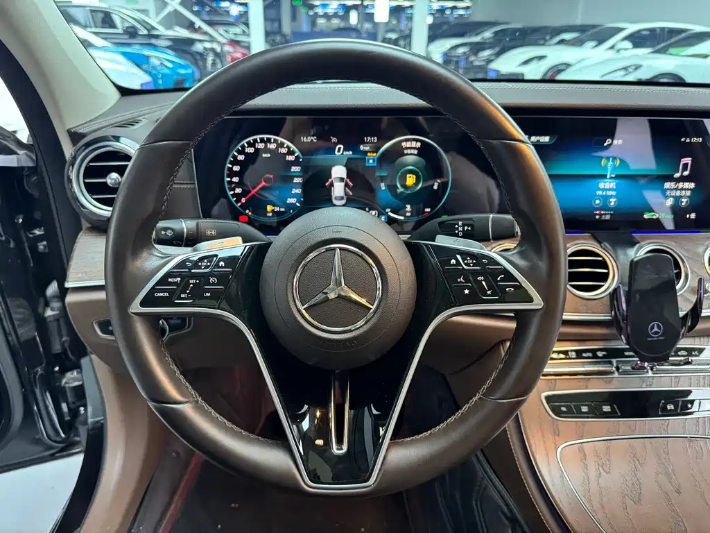 MERCEDES-BENZ E CLASS