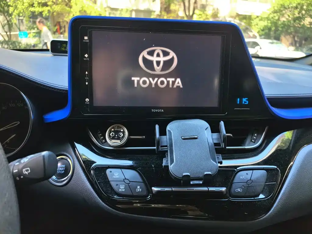 Toyota IZOA — миниатюра 14