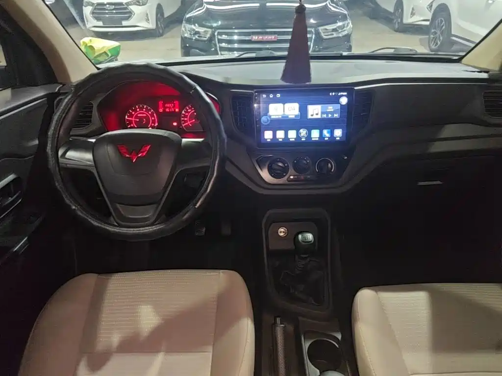 Wuling Hongguang V — миниатюра 10