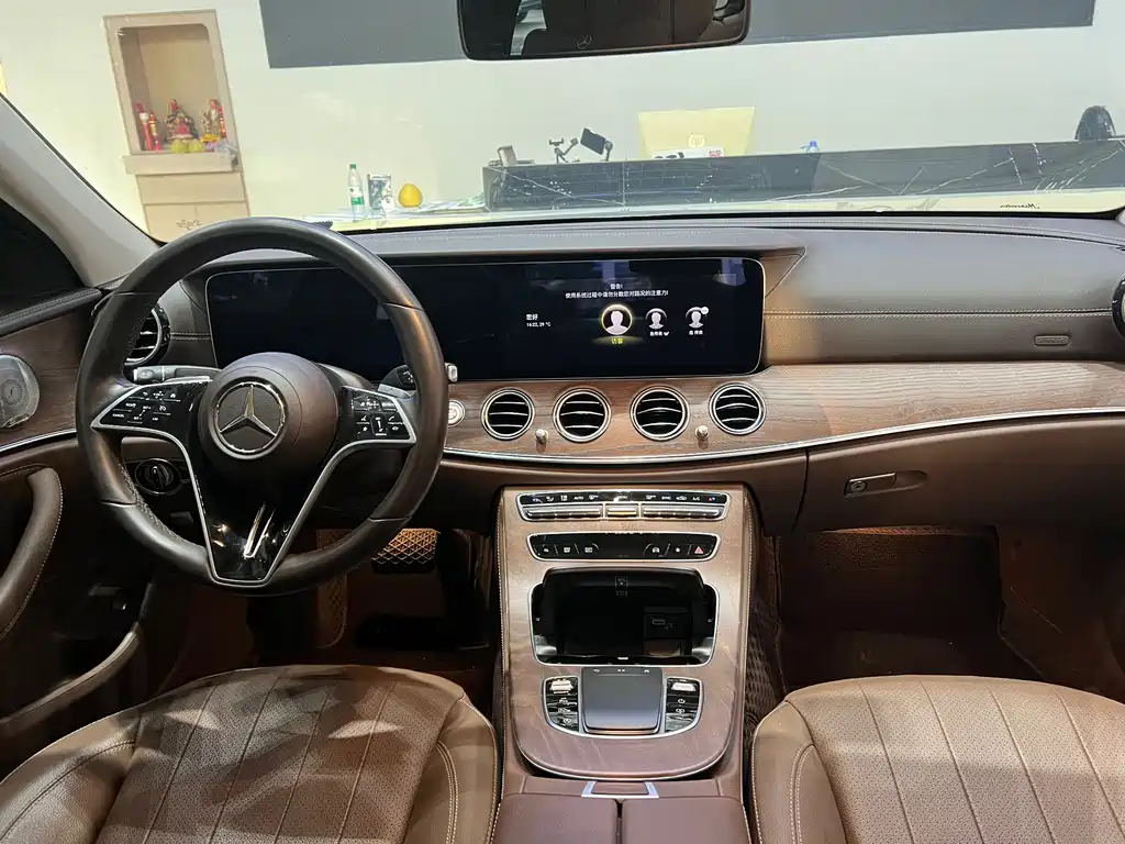 Mercedes-Benz E-Class — миниатюра 6
