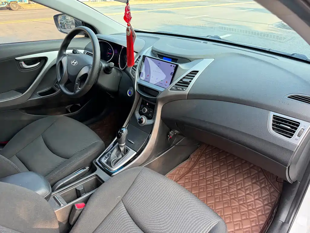 Hyundai Elantra Langdong — миниатюра 14