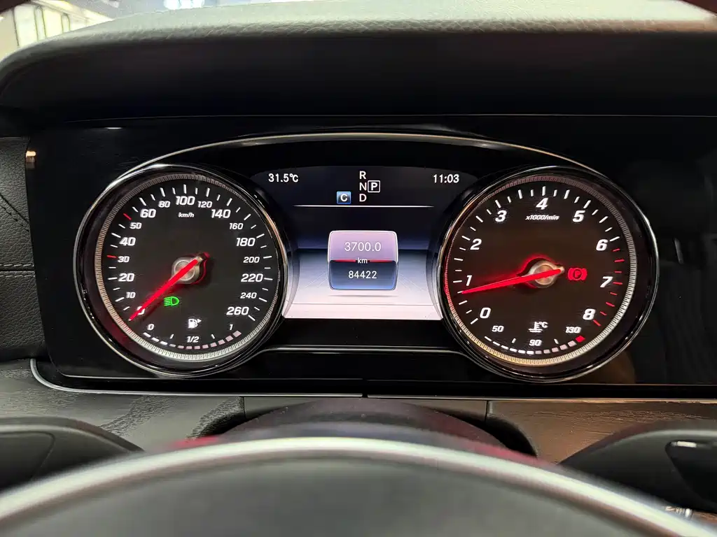 Mercedes-Benz E-Class (Import) — миниатюра 15