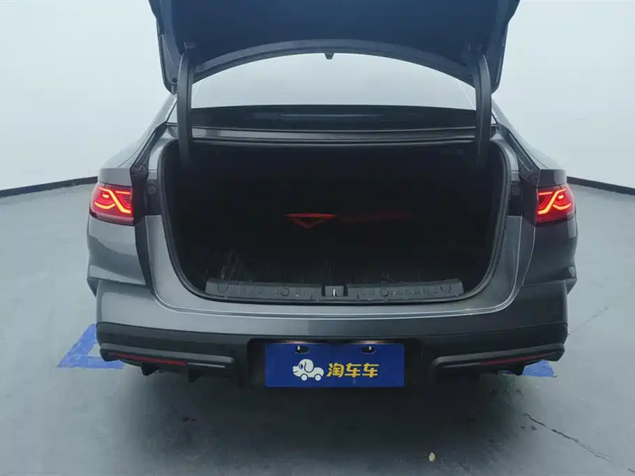 BYD QIN L