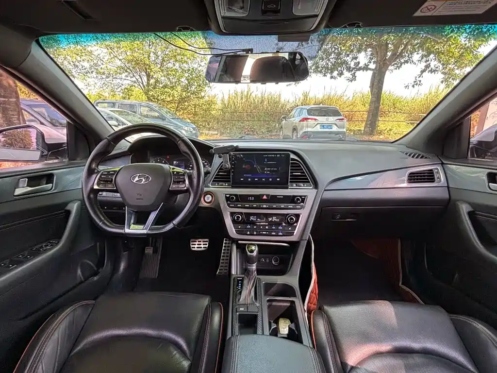 Hyundai Sonata — миниатюра 3