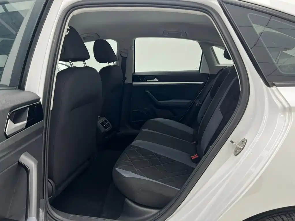 Volkswagen Lavida — миниатюра 8