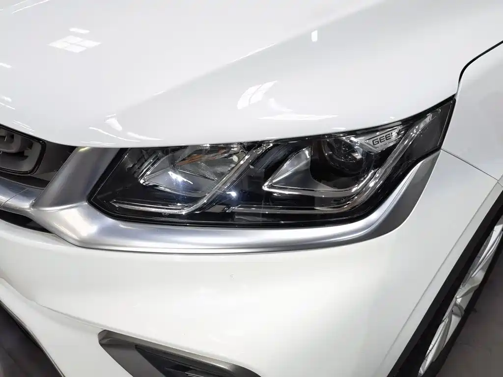 Geely Binyue — миниатюра 7
