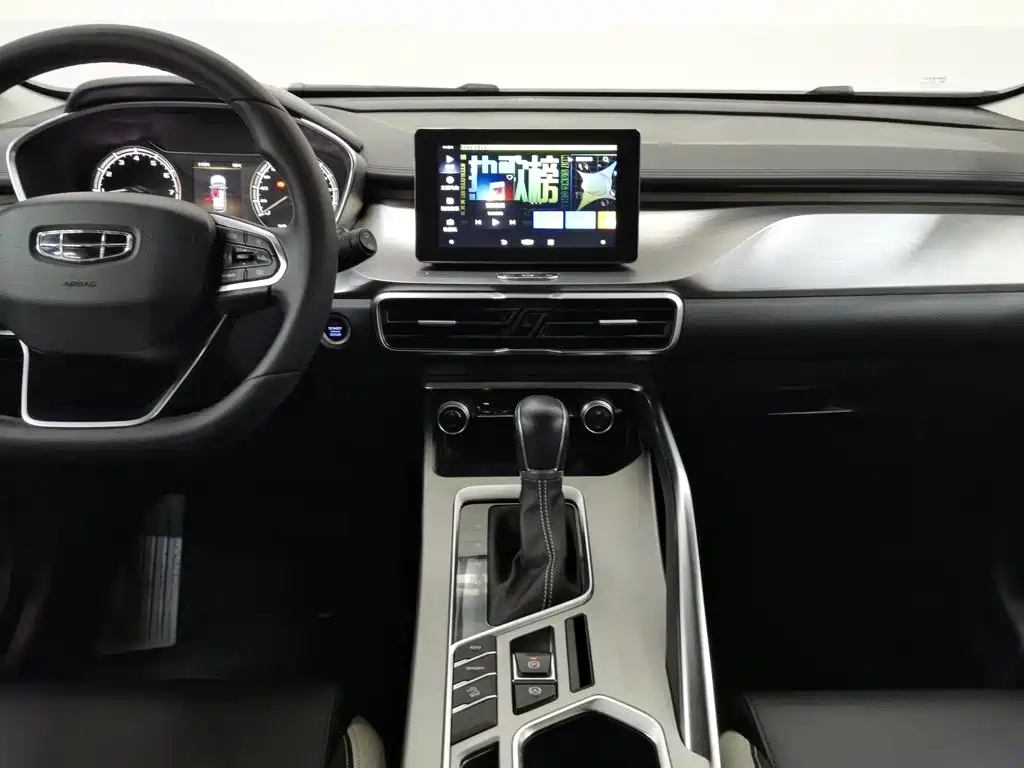 Geely Binyue — миниатюра 12