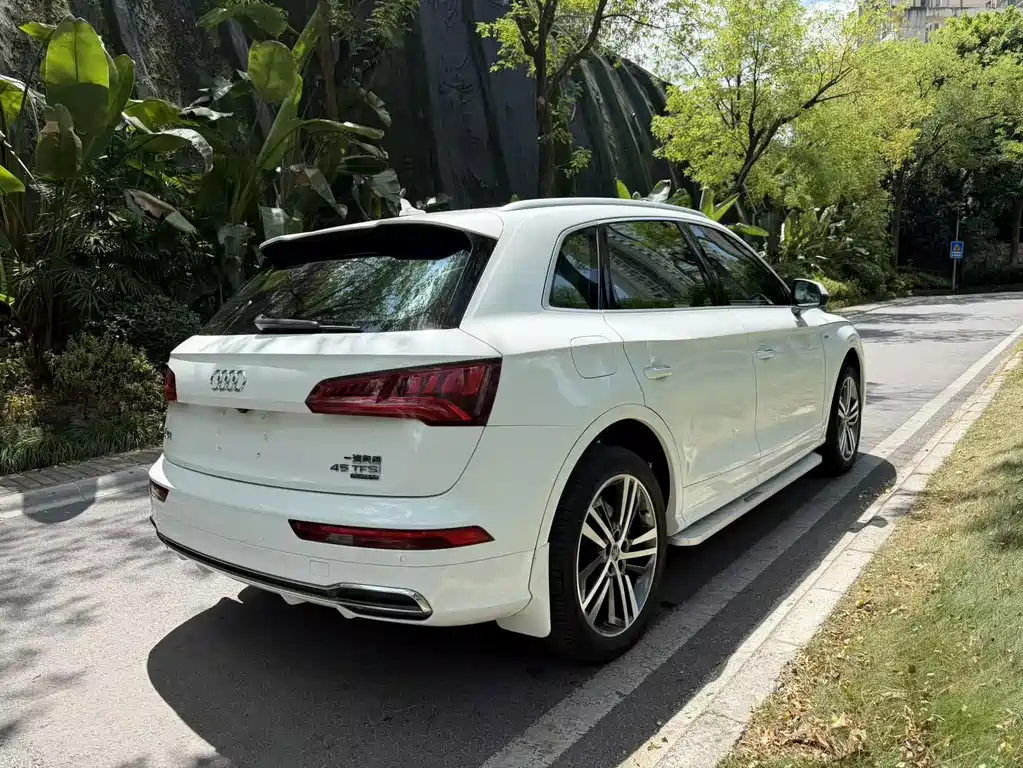 Audi Q5L — миниатюра 14