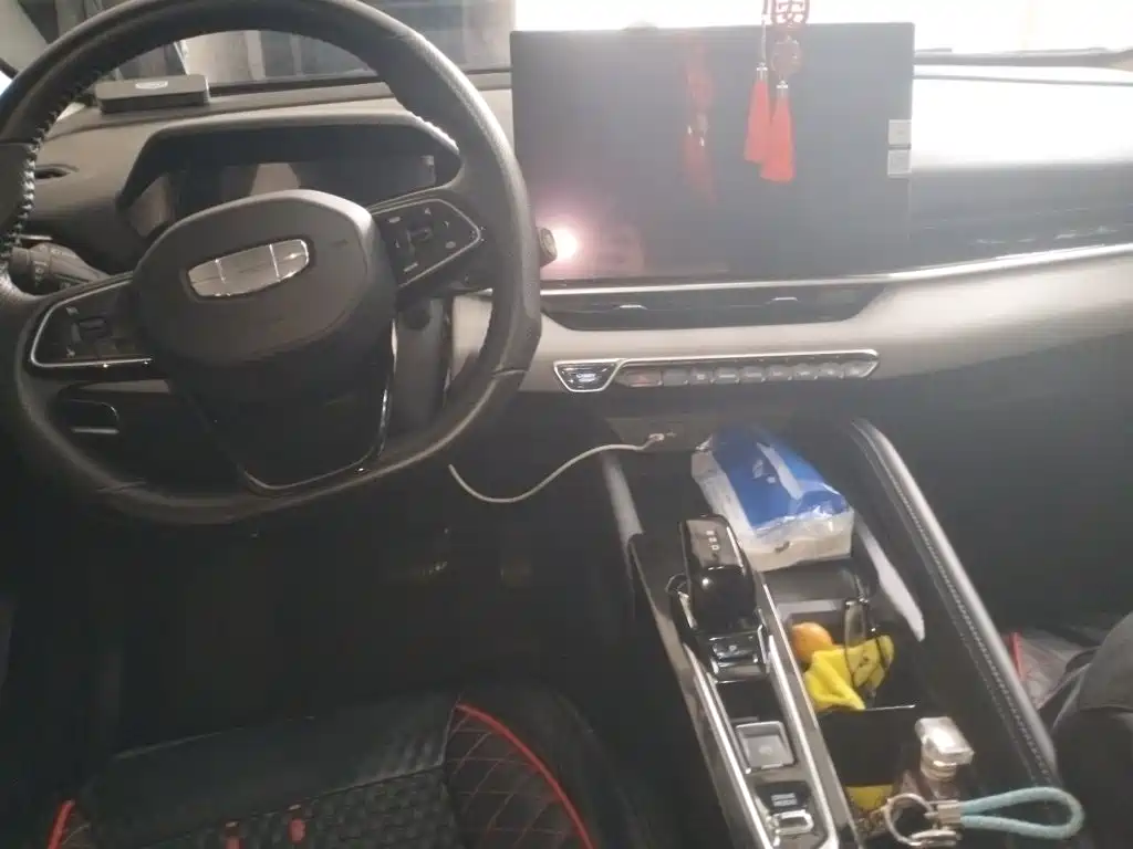 Geely Binyue — миниатюра 5