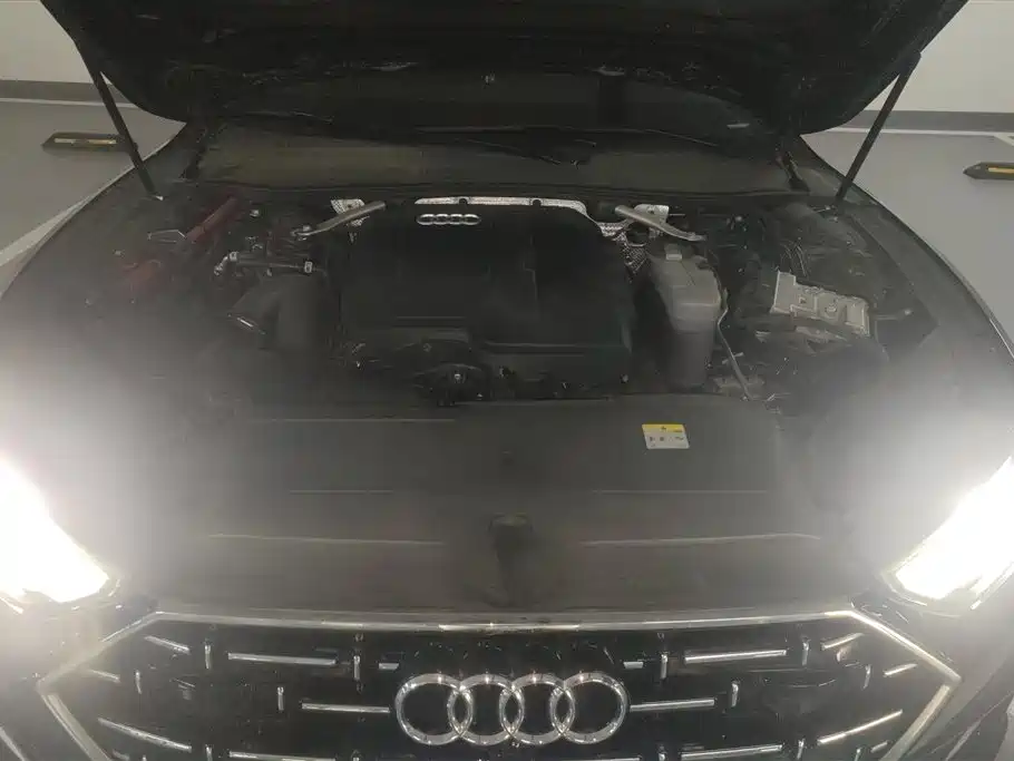 AUDI A7L