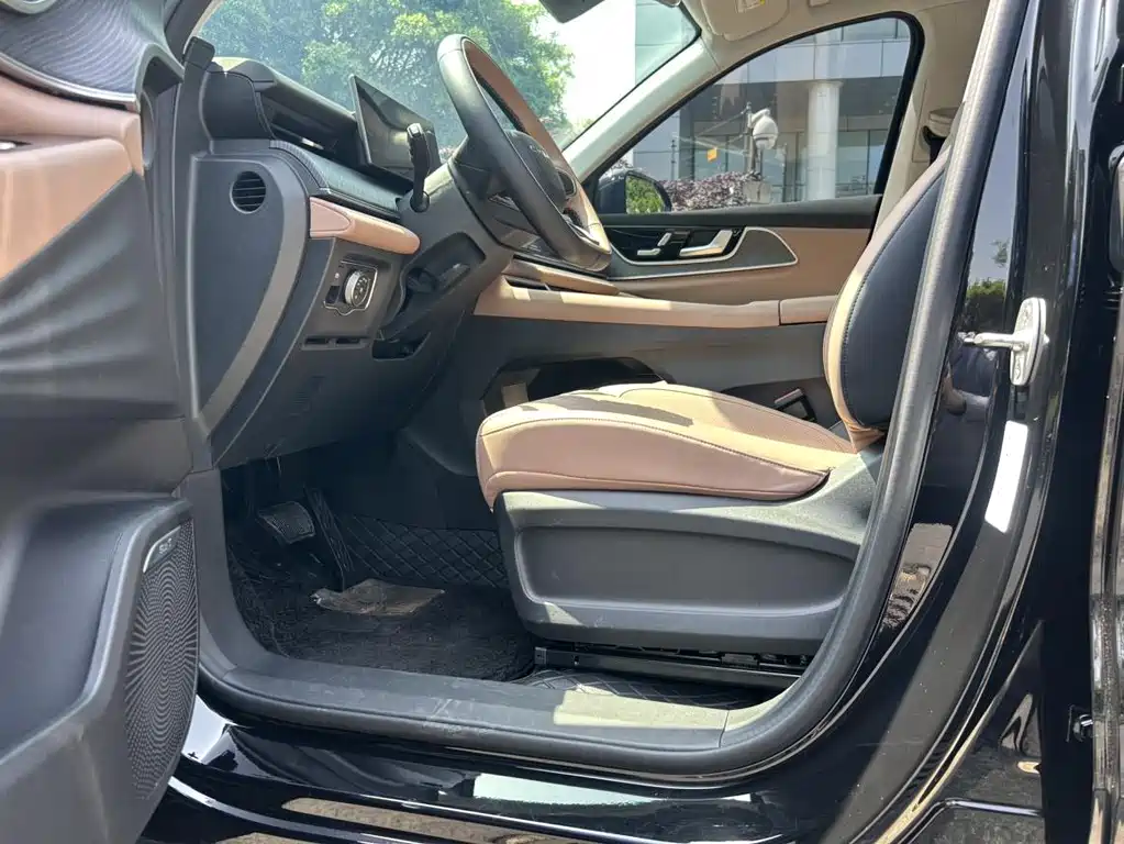 Chery Tiggo 8L 8L 2024 2.0T Luxury 7 мест