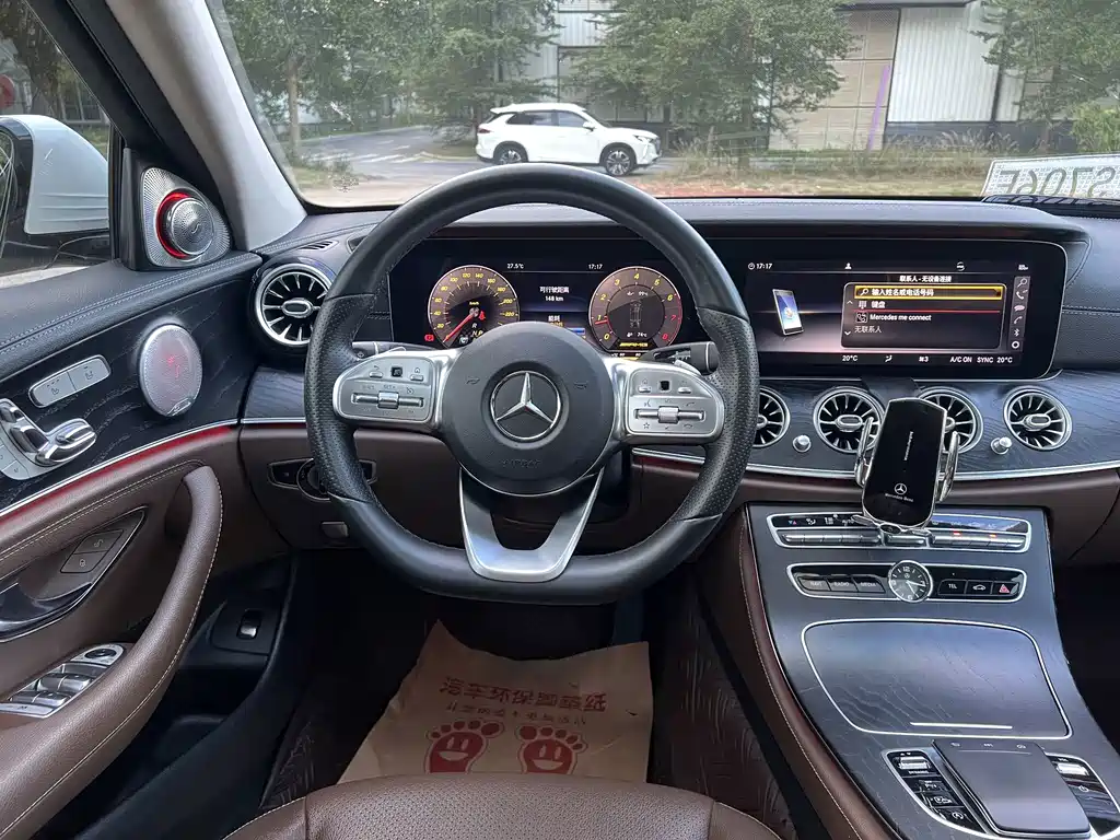 Mercedes-Benz E-Class — миниатюра 10