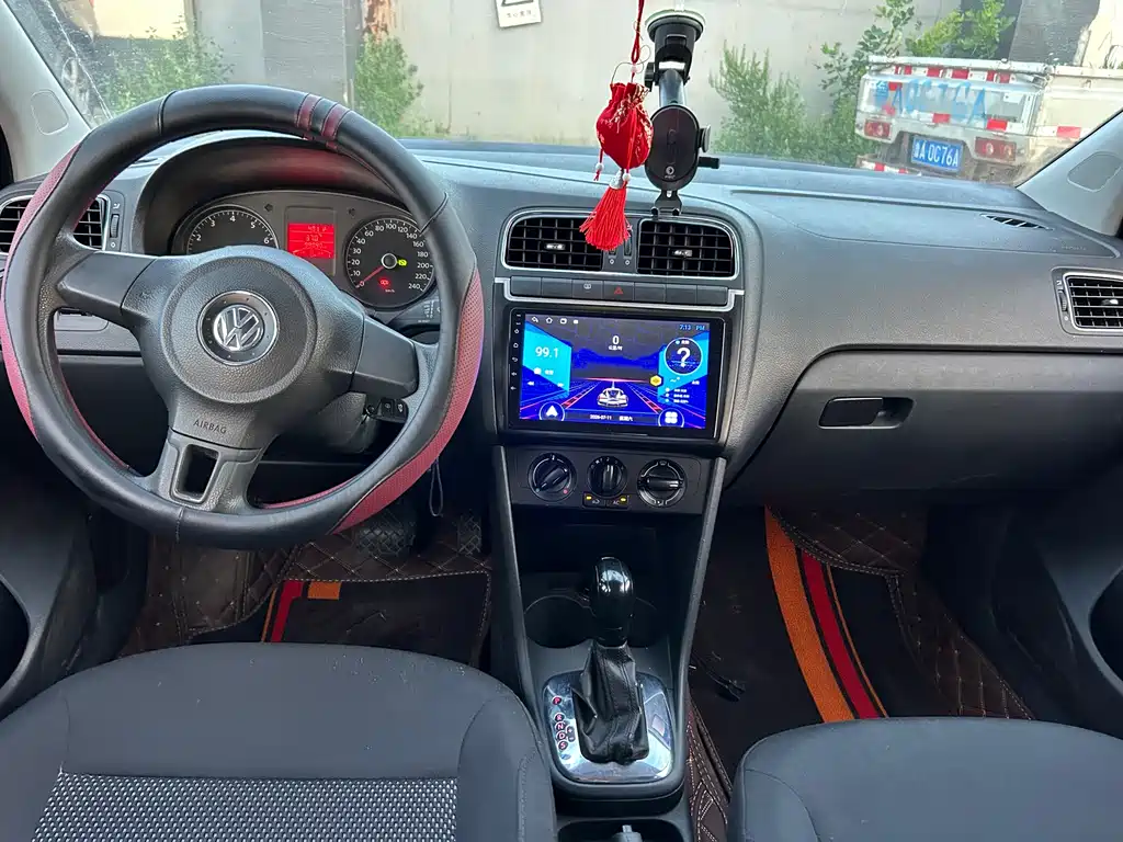 Volkswagen Polo — миниатюра 7