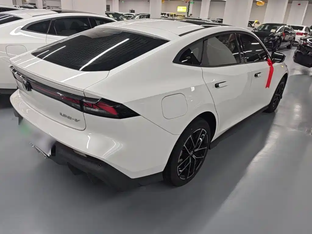 Changan UNI-V iDD — миниатюра 7