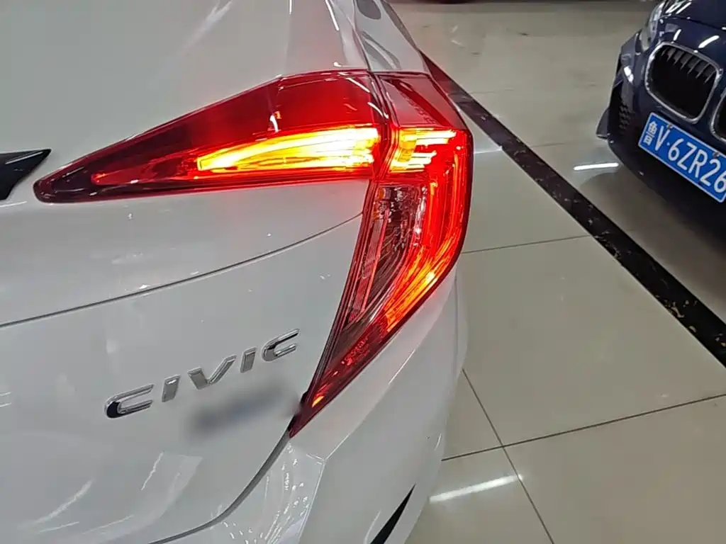 Honda Civic — миниатюра 7