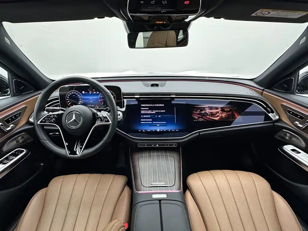 Mercedes-Benz E-Class — миниатюра 16