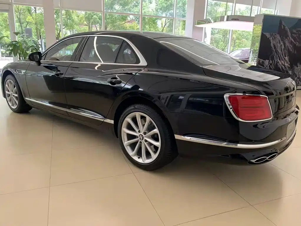 Bentley Flying Spur — миниатюра 7