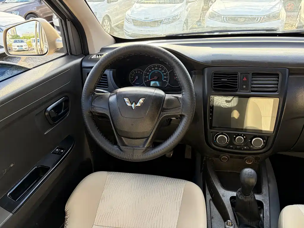 Wuling Rongguang V — миниатюра 10