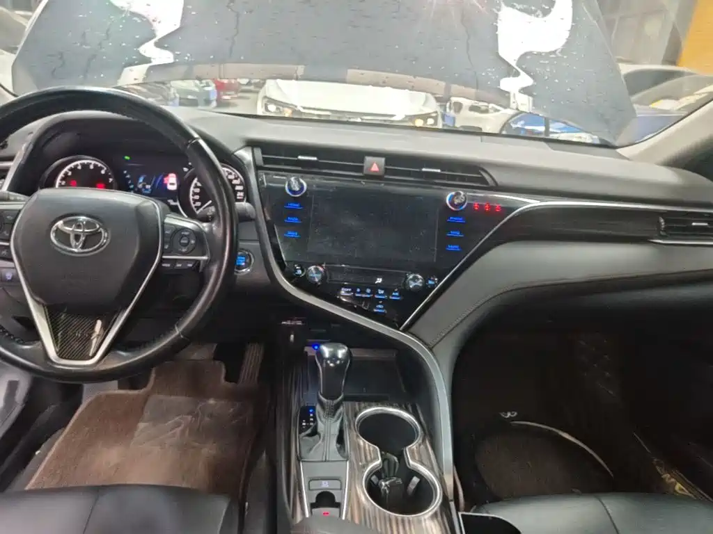 Toyota Camry — миниатюра 13