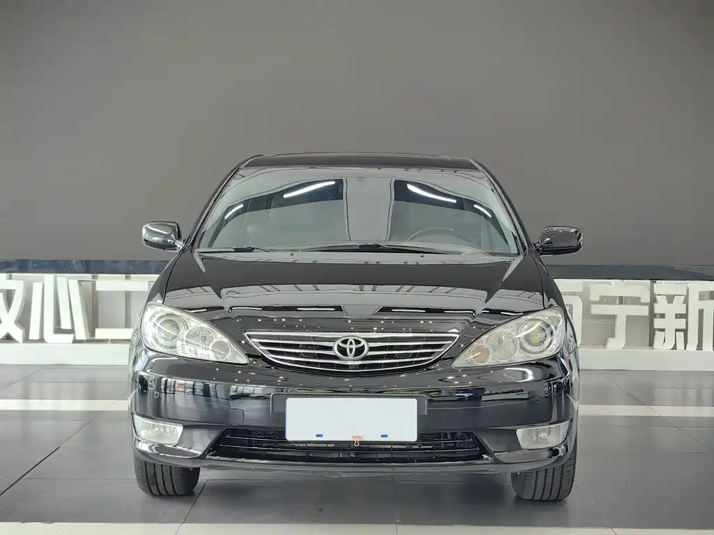 Toyota Camry — миниатюра 2