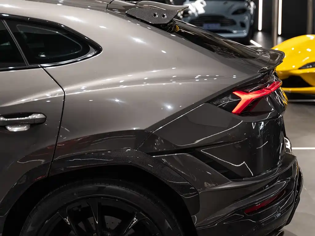 Lamborghini Urus — миниатюра 3