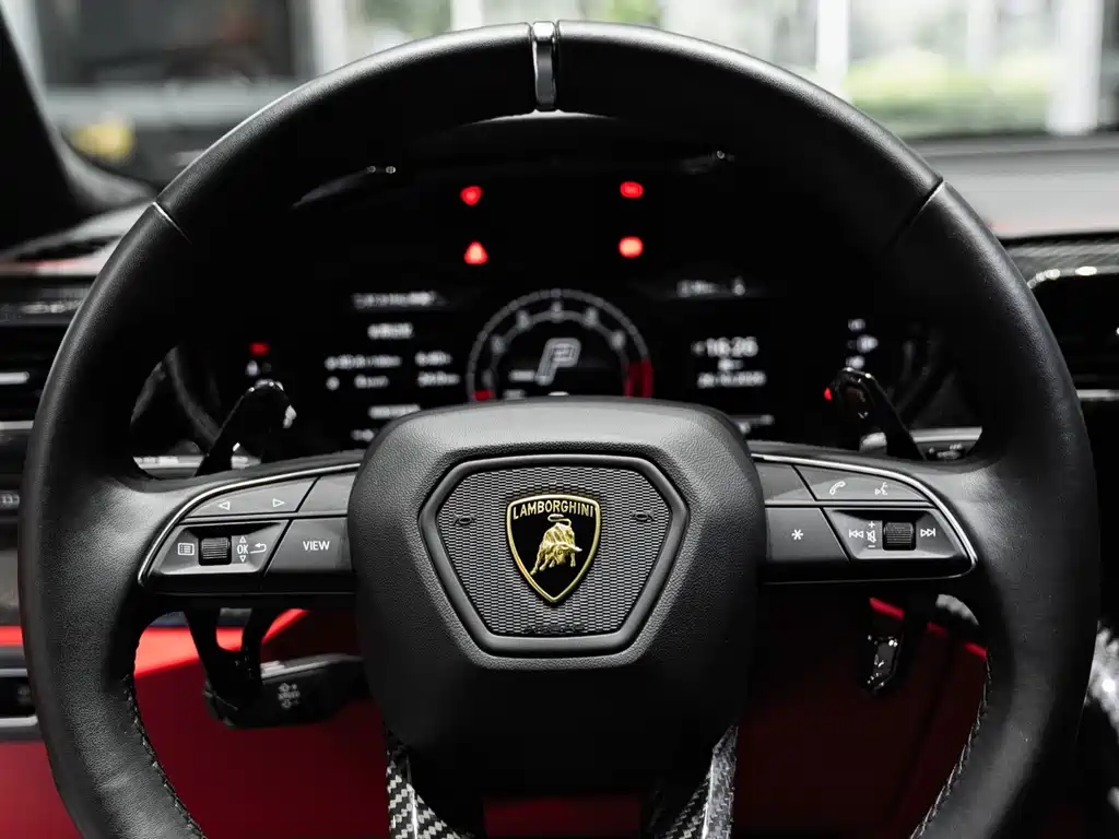 Lamborghini Urus — миниатюра 27
