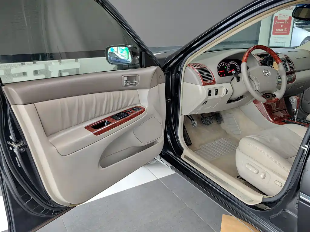 Toyota Camry — миниатюра 6