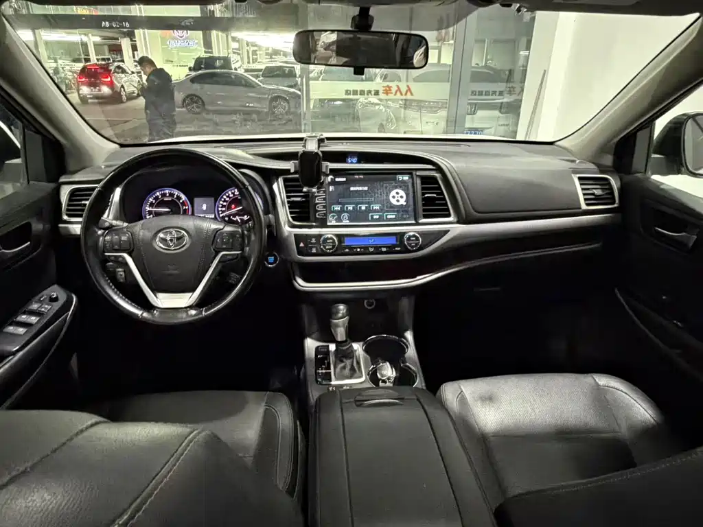 Toyota Highlander — миниатюра 16
