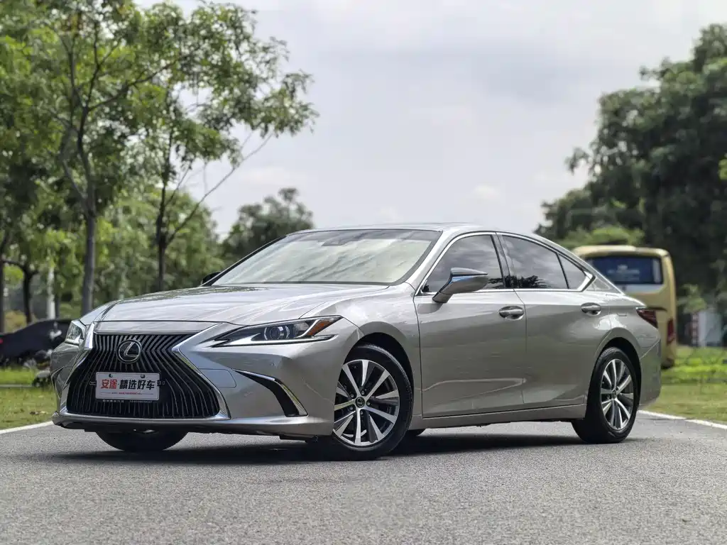 Купить Lexus ES