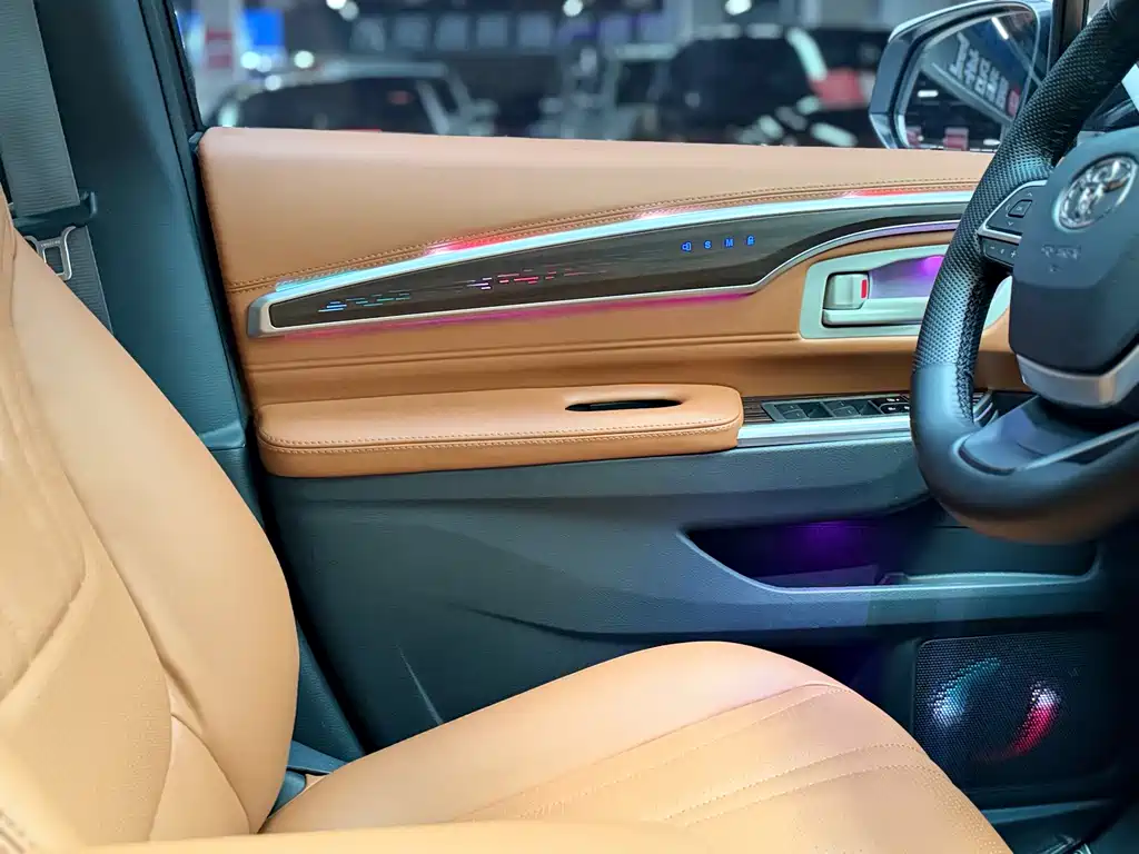 Toyota Granvia — миниатюра 12