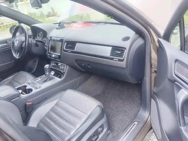 Volkswagen Touareg 2012 R-Line Luxury