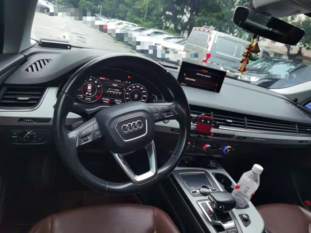 Audi Q7 — миниатюра 10