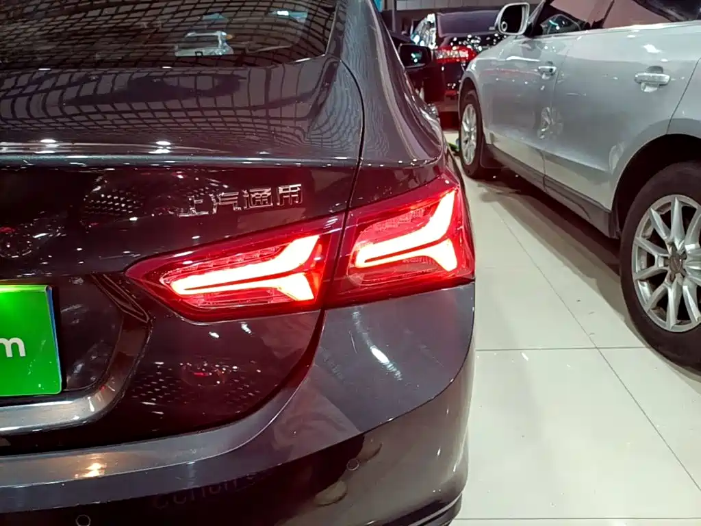 Chevrolet Malibu XL — миниатюра 8