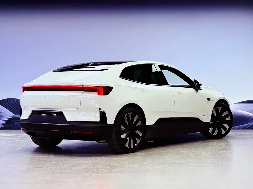 POLESTAR 4