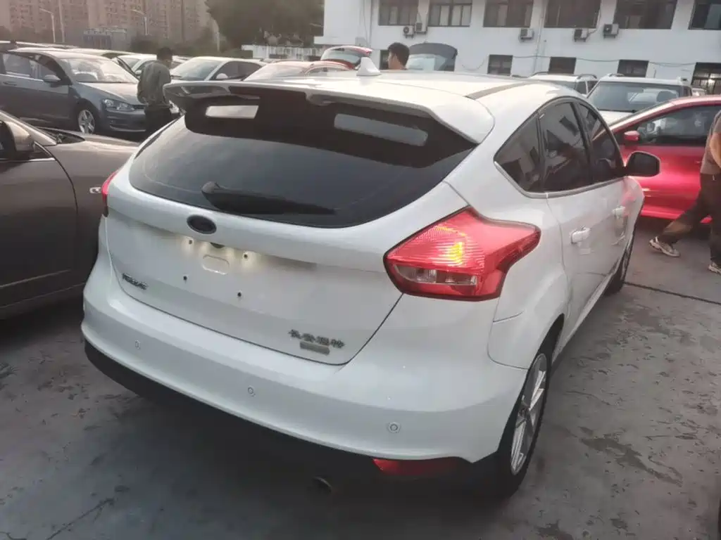 Ford Focus — миниатюра 7