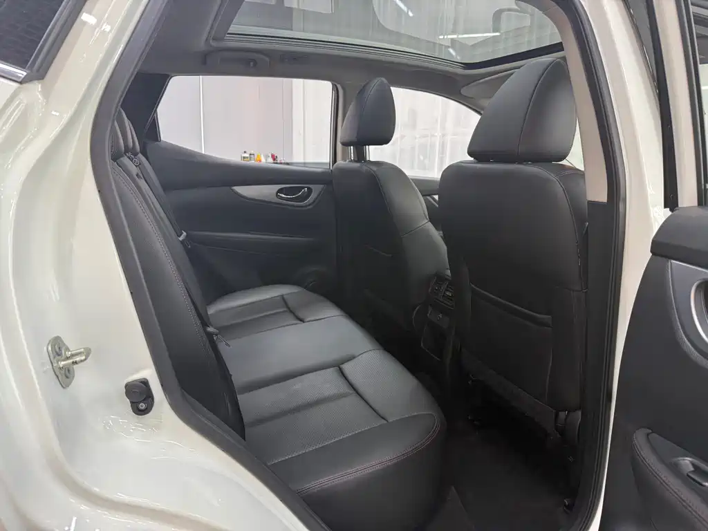 Nissan Qashqai — миниатюра 13