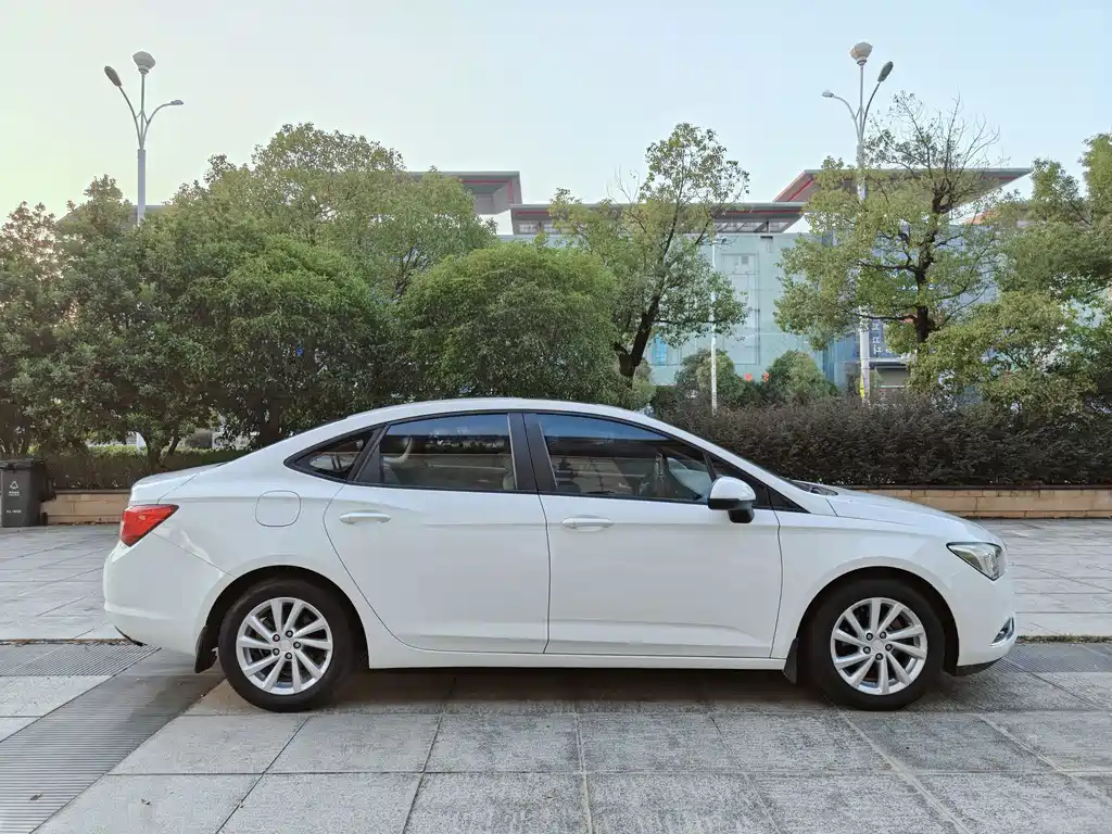 Buick Verano — миниатюра 8