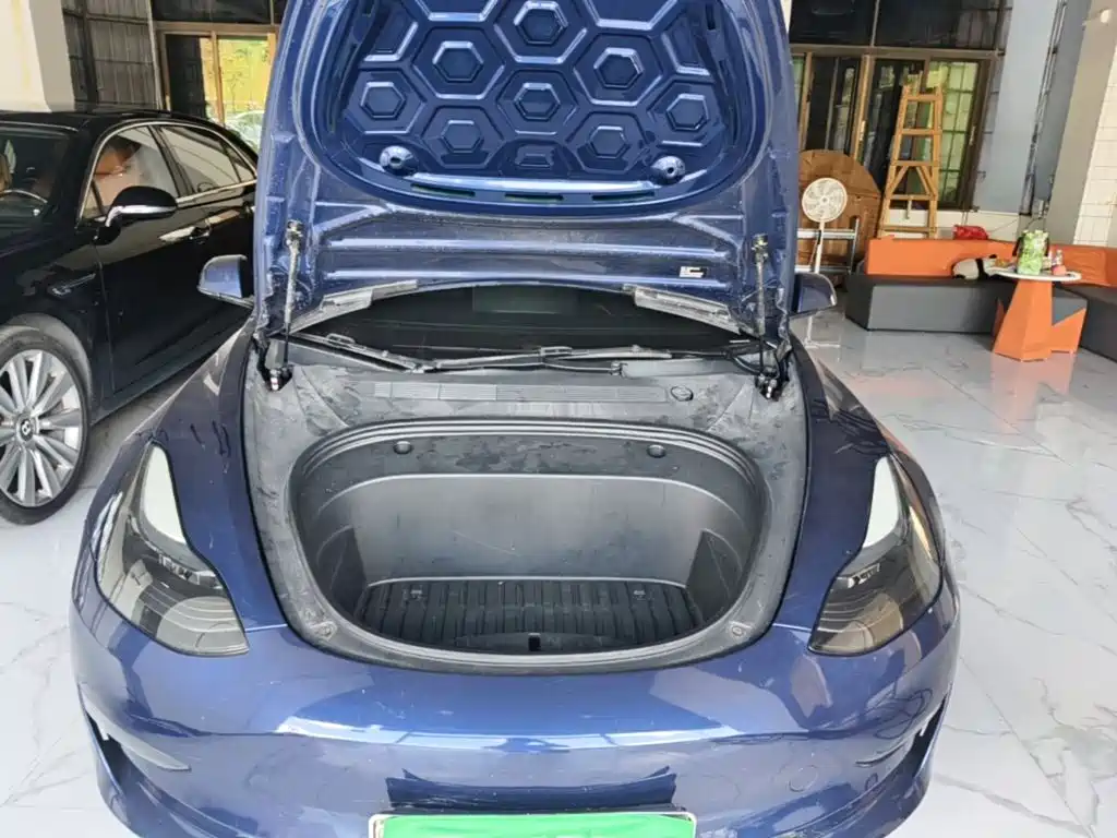 Tesla Model 3 — миниатюра 20