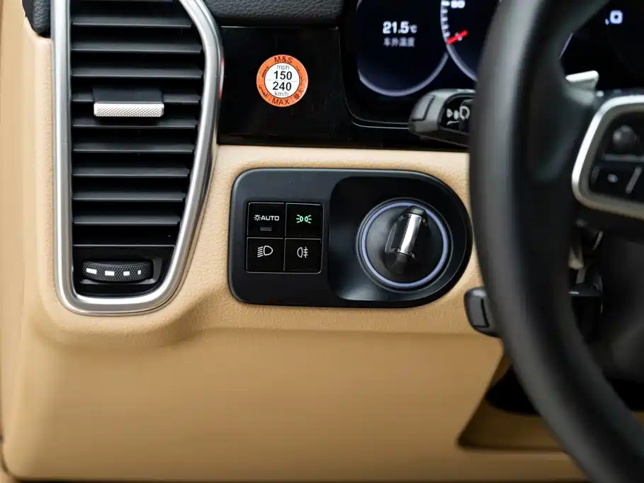 Porsche Cayenne — миниатюра 18