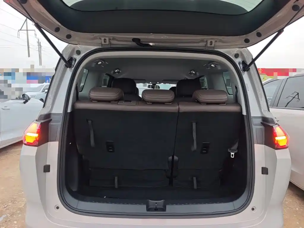 Wuling Xingguang 730 New Energy — миниатюра 19