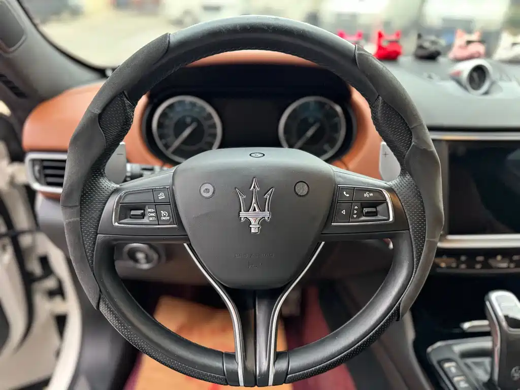Maserati Levante — миниатюра 11