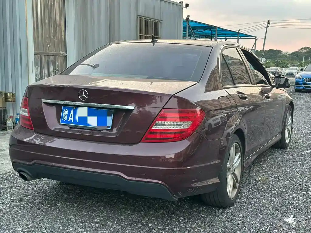 Mercedes-Benz C-Class — миниатюра 3