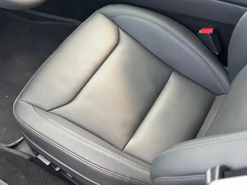 Tesla Model 3 — миниатюра 5