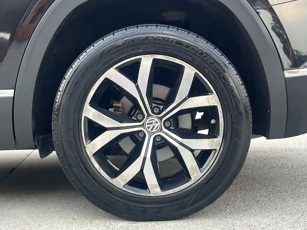 VOLKSWAGEN TOURANG