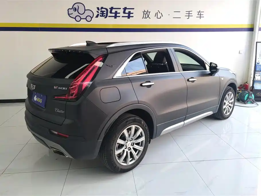 CADILLAC XT4