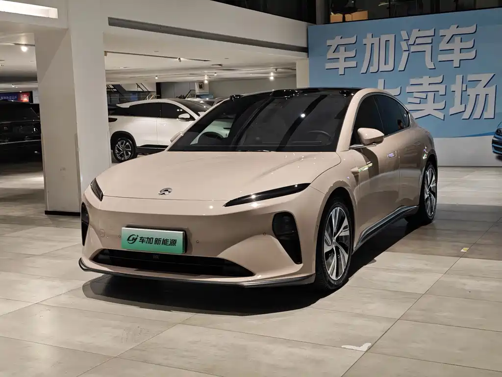 NIO ET5
