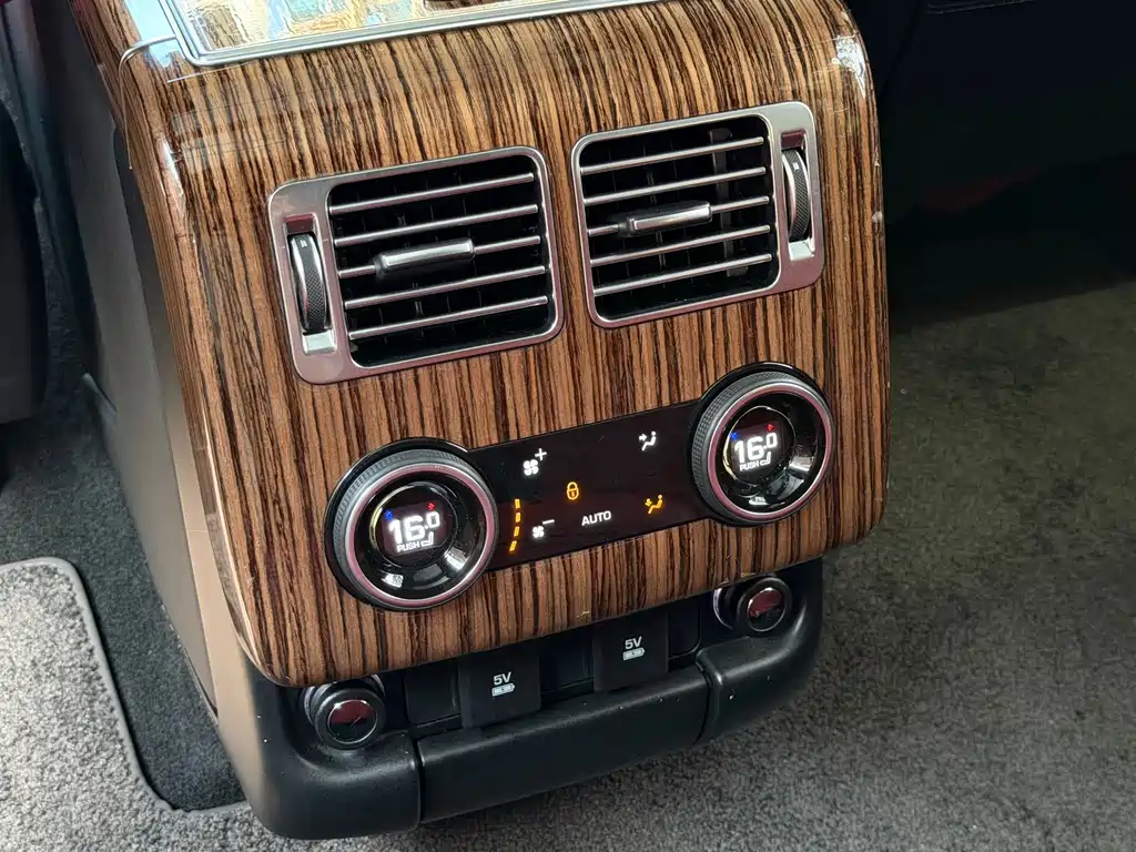 Land Rover Range Rover — миниатюра 10